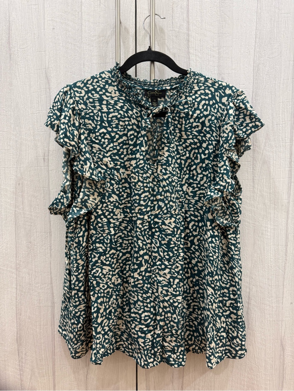 Jessica Simpson Green and Cream Ruffle Sleeve Blouse